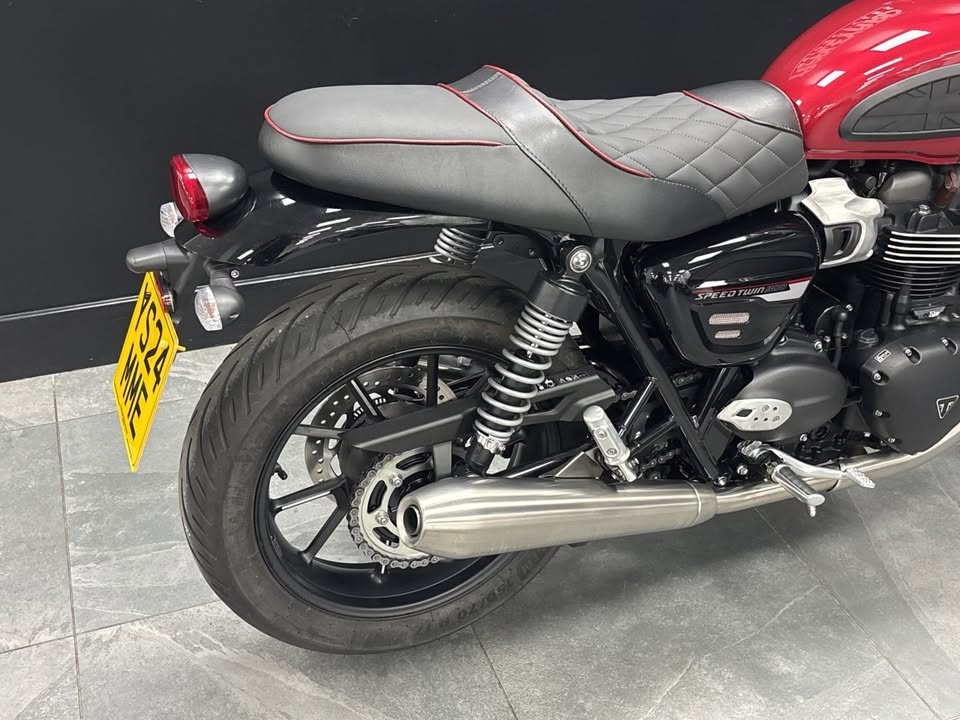 Autodux Fit For Triumph Speed Twin 900 Black & Red Seat