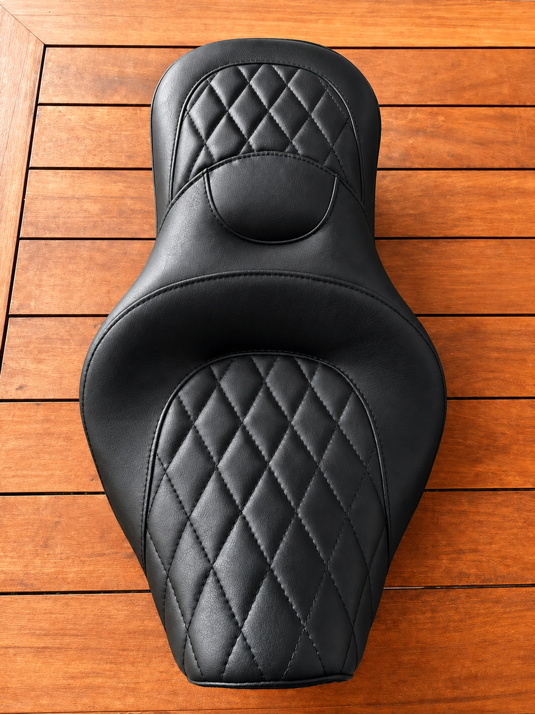 AUTODUX Fit for Royal Enfield Super Meteor 650 Custom Black Diamond Seat
